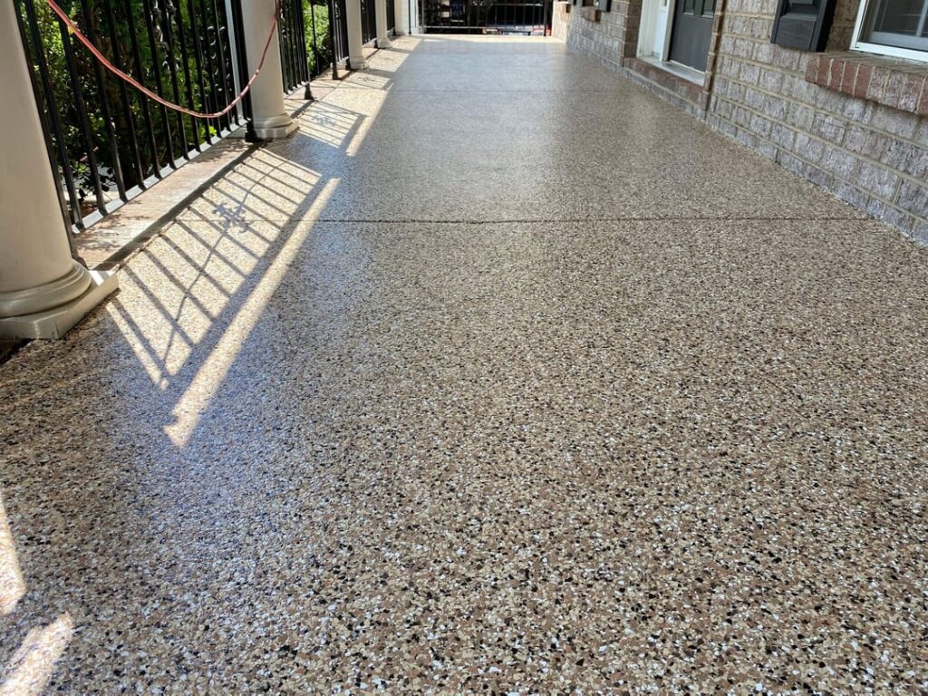 Piso granilite para varanda externa com acabamento resistente e durável